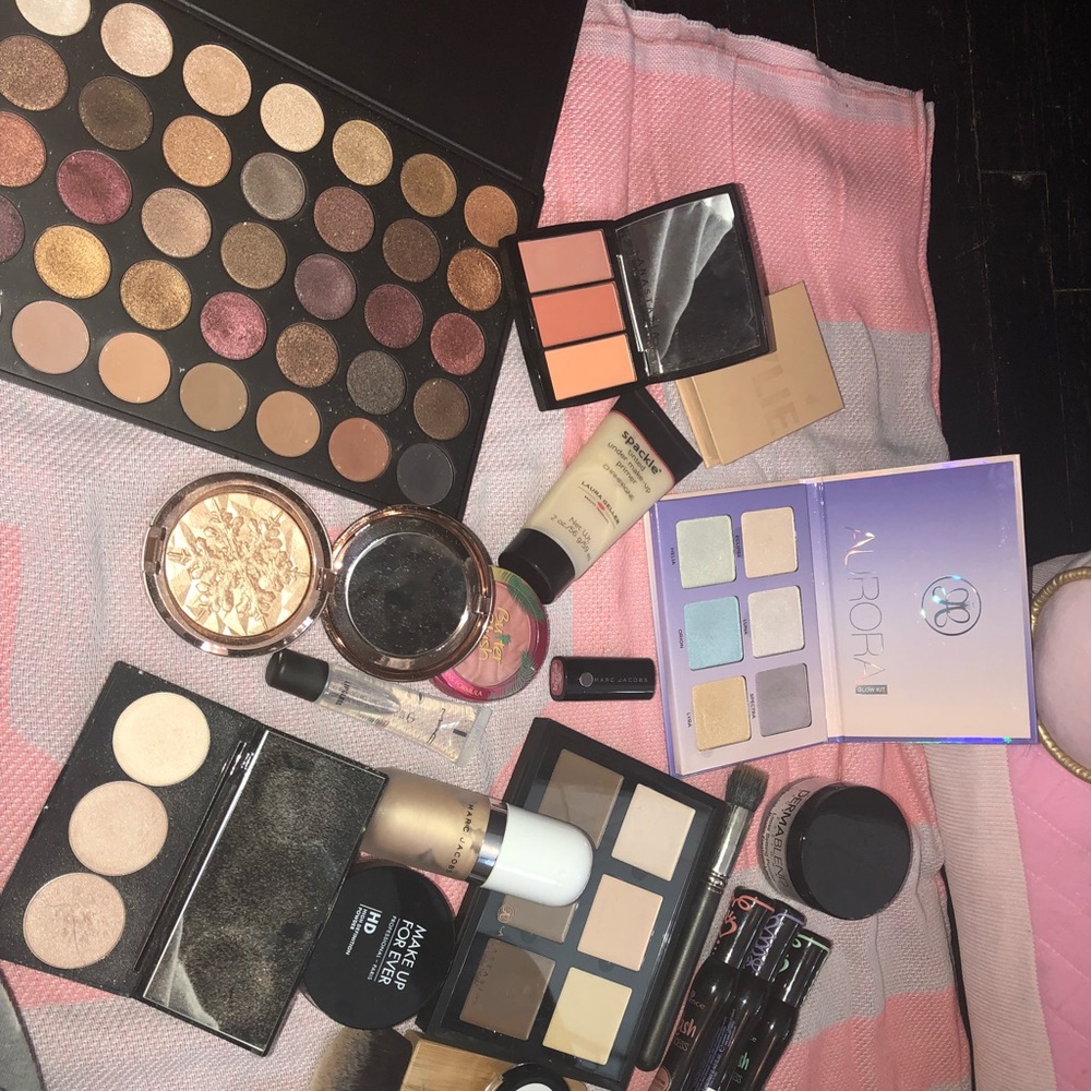Makeup bundle